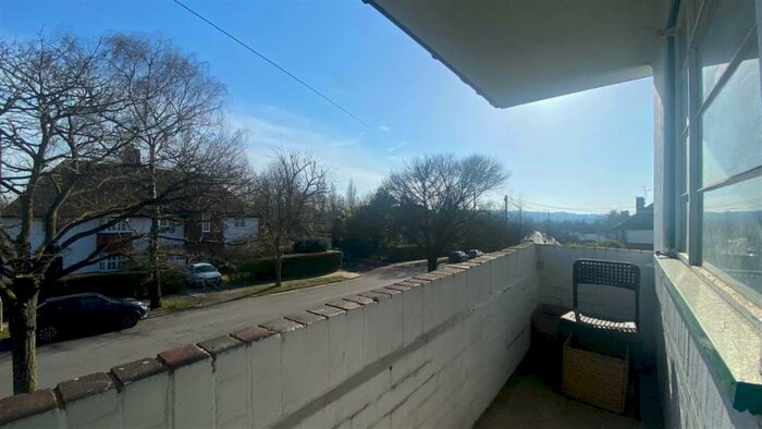 2 Bedroom Apartment To Rent In Ossulton Way, London, N2