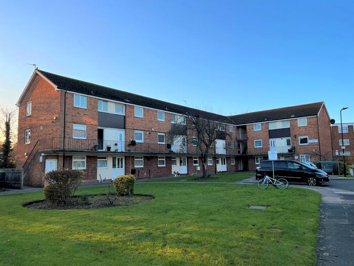 1 Bedroom Flat To Rent In Wellington House The Farmlands, Northolt Middlesex, UB5
