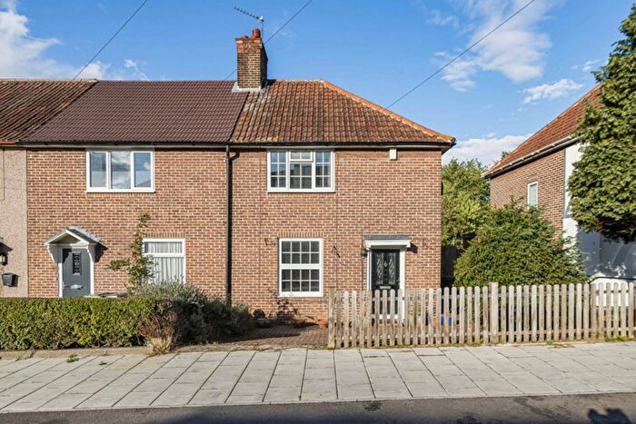 3 Bedroom End Of Terrace House To Rent In Arcus Road, Kent, BR1