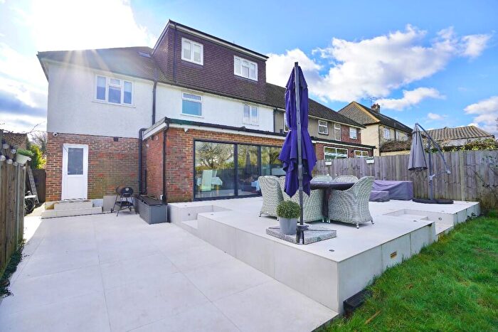 4 Bedroom Semi-Detached House For Sale In Napsbury Lane, St. Albans, Hertfordshire, AL1