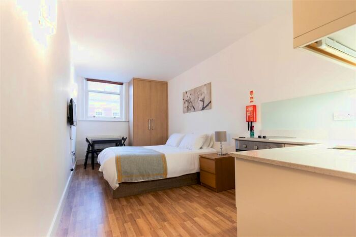 Studio To Rent In Kensington High Street, Kensington, W8