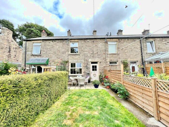 Houses for sale & to rent in DL13 2NE, Front Street, Weardale