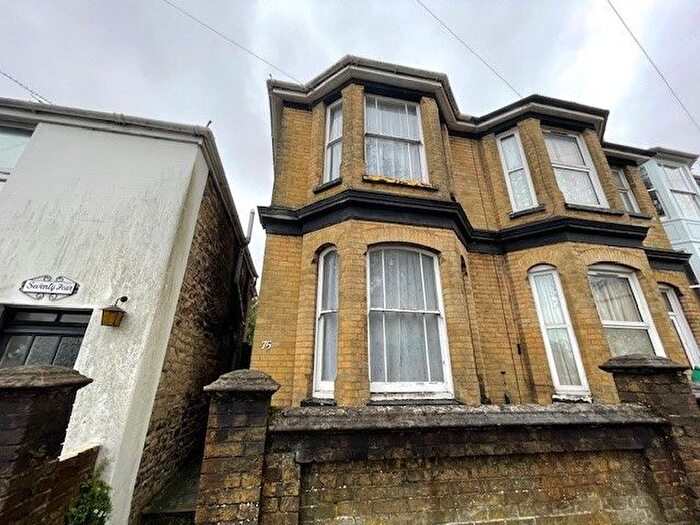 3 Bedroom Property To Rent In Park Road, Ryde, PO33