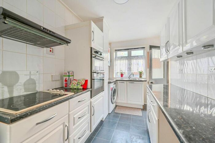 3 Bedroom Terraced House To Rent In Twickenham Road E11, Leytonstone, London,