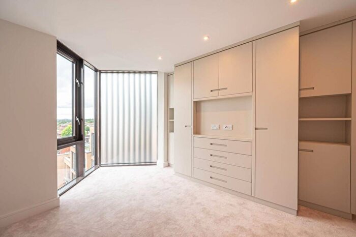 2 Bedroom Flat For Sale In Finchley Road, Golders Green, NW11