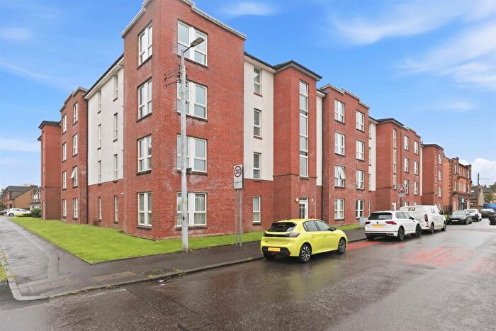 2 Bedroom Flat For Sale In Dean Court, Clydebank, G81