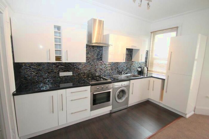 2 Bedroom Flat To Rent In Craven Avenue, Plymouth PL4