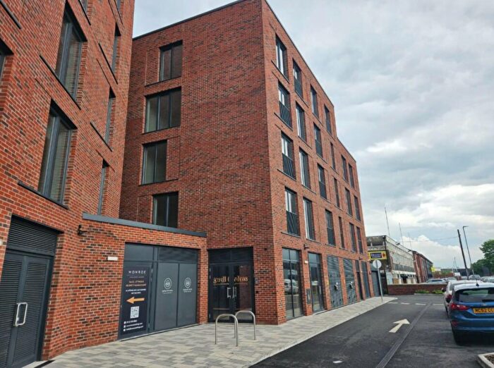 1 Bedroom Apartment To Rent In Springwell Gardens, Whitehall Road, Leeds, West Yorkshire, LS12