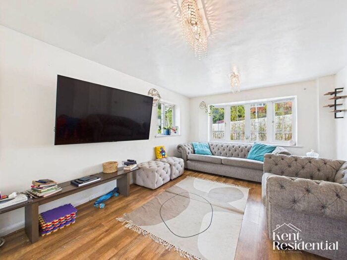 4 Bedroom Detached House To Rent In Charles Drive, Cuxton, ME2