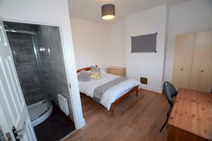 4 Bedroom House To Rent In Etwall Street, Derby, DE22