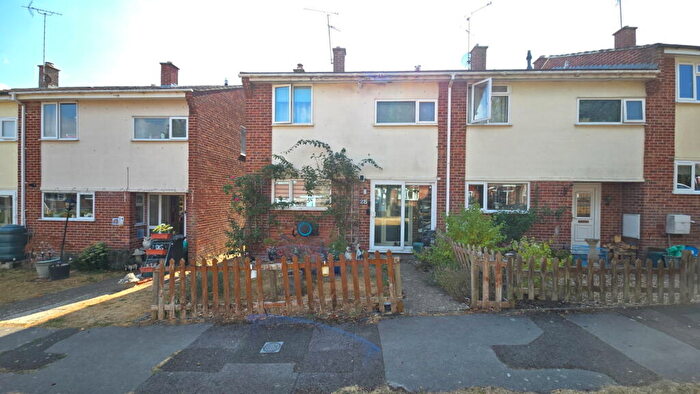 3 Bedroom Terraced House For Sale In Aintree Close, Newbury, RG14