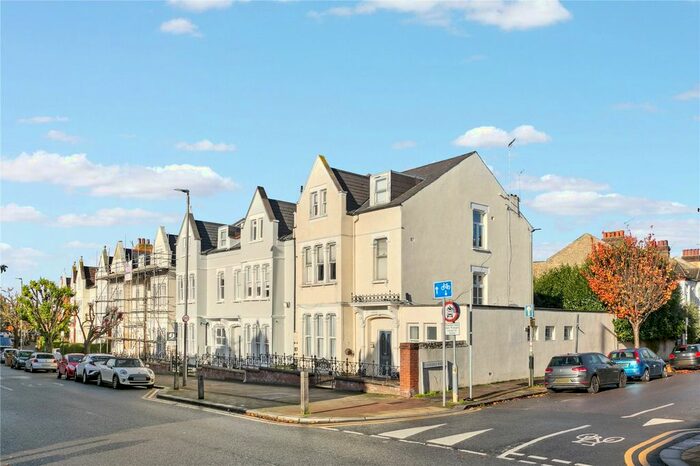 1 Bedroom Flat To Rent In Ritherdon Road, London, SW17