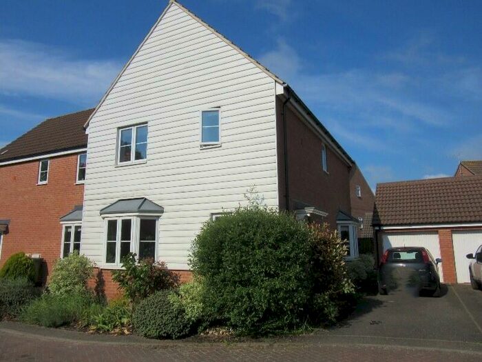 3 Bedroom Semi-Detached House To Rent In Martin Close, Watlington, PE33