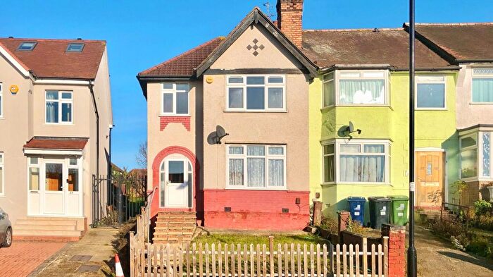 3 Bedroom End Of Terrace House For Sale In Northwood Gardens, Greenford, UB6