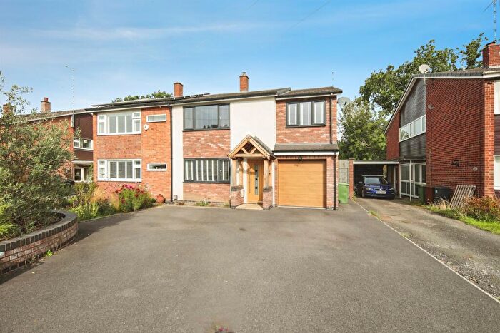 4 Bedroom Semi Detached House For Sale In Laurels Crescent, Balsall Common, CV7