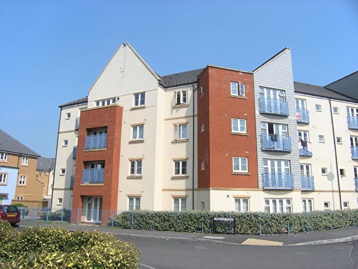 2 Bedroom Flat To Rent In Arnold Road, Mangotsfield, Bristol, BS16