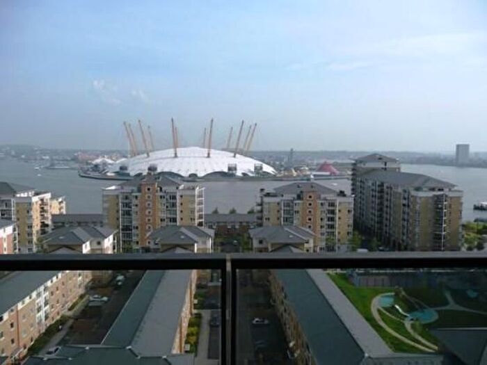 2 Bedroom Flat To Rent In Blackwall Way, London, E14