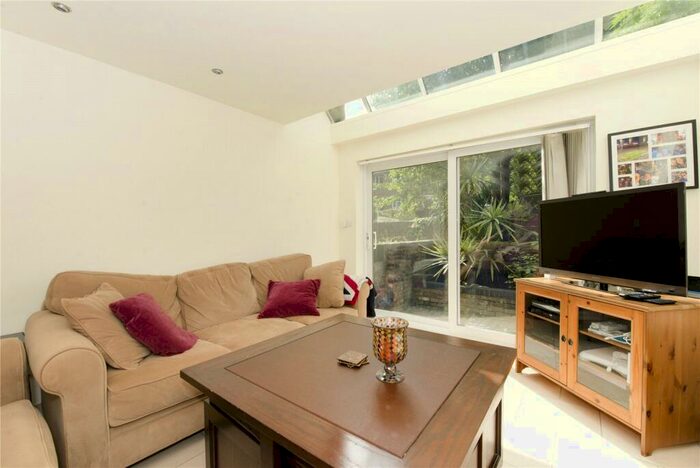 2 Bedroom Terraced House To Rent In Barnsbury Park, Barnsbury Park, N1