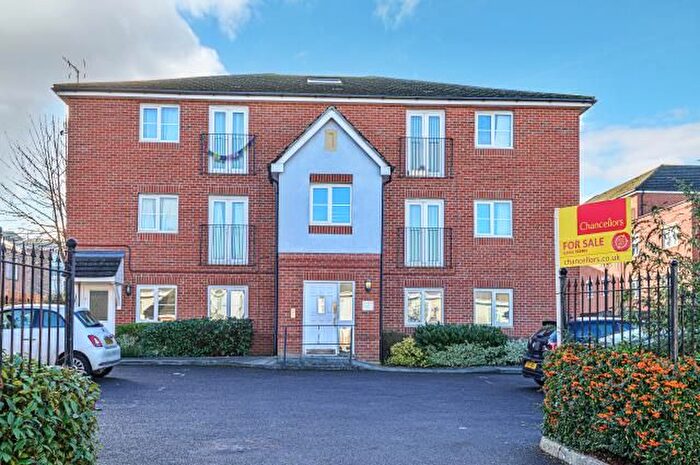 2 Bedroom Flat To Rent In Edgecombe Road, Headington, Oxford, OX3