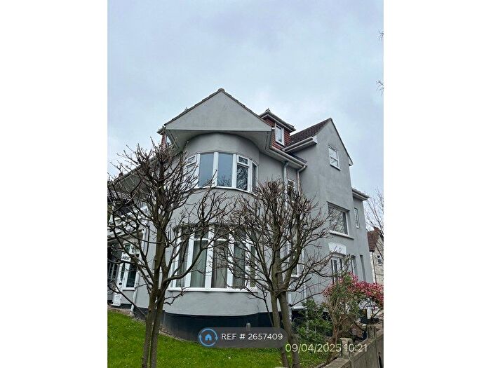 2 Bedroom Flat To Rent In Cossington Road, Westcliff-On-Sea, SS0