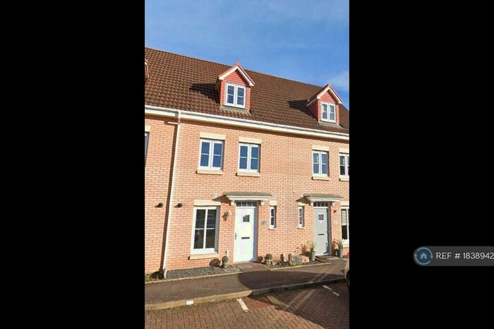 3 Bedroom Terraced House To Rent In Brodie Drive, Glasgow, G69