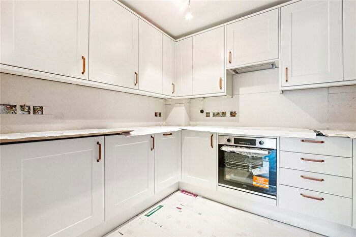 1 Bedroom Flat To Rent In Westminster Bridge Road, London, SE1