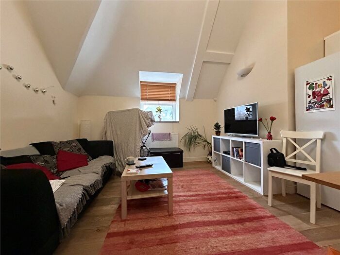 2 Bedroom Flat To Rent In High Street, London, N8