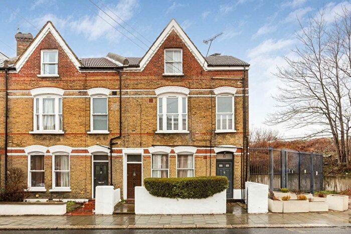 1 Bedroom Flat To Rent In Boundaries Road, Balham, SW12