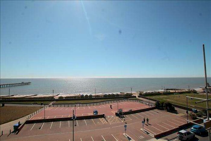 2 Bedroom Apartment To Rent In Sea Road, Felixstowe, Suffolk, IP11