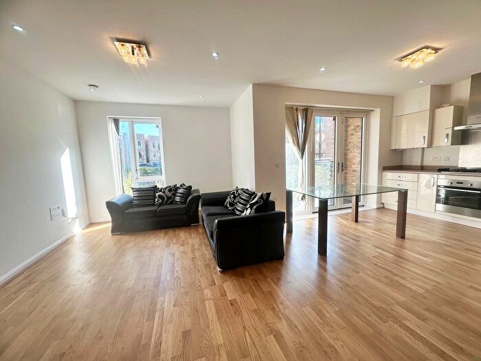 2 Bedroom Flat To Rent In Edgecumbe Avenue, Colindale, NW9