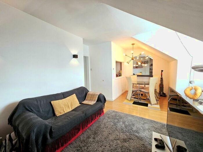 1 Bedroom Flat To Rent In High Road, East Finchley, N2