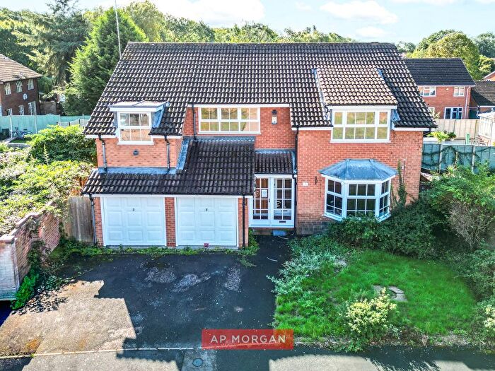 6 Bedroom Detached House For Sale In Stoke Lane, Churchill North, Redditch, Worcestershire, B98