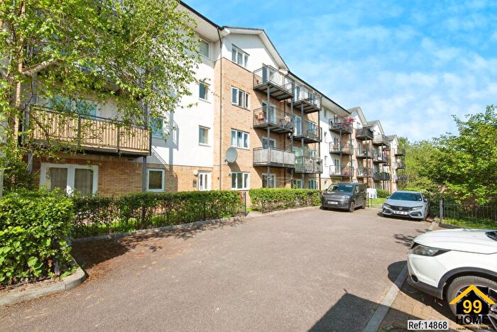 2 Bedroom Flat For Sale In Atlantic Lodge, Cooks Way, Hitchin, SG4