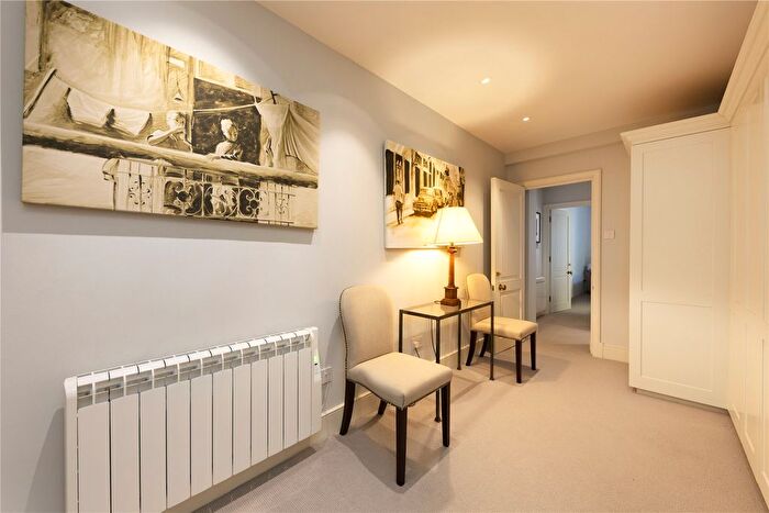 1 Bedroom Flat For Sale In Embankment Gardens, London, SW3