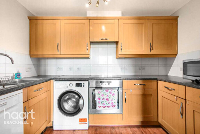 2 Bedroom Apartment To Rent In Kelvin Gate, Bracknell, RG12
