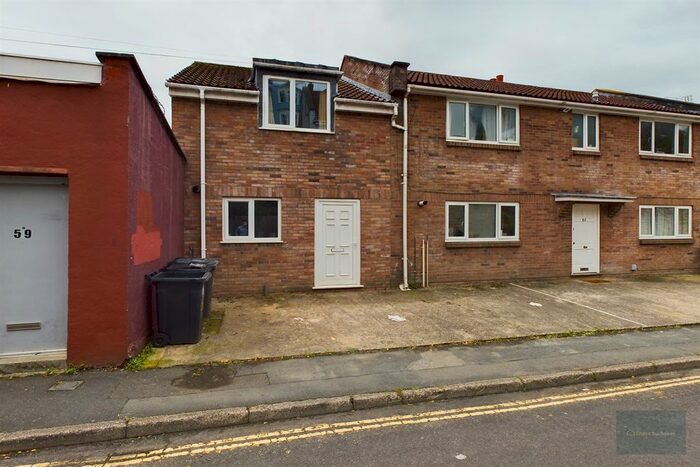 2 Bedroom End Of Terrace House To Rent In Dove Street, Kingsdown, Bristol, BS2