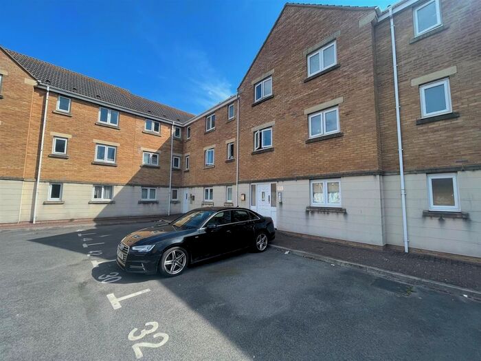 2 Bedroom Flat To Rent In Macfarlane Chase, Weston-Super-Mare, BS23