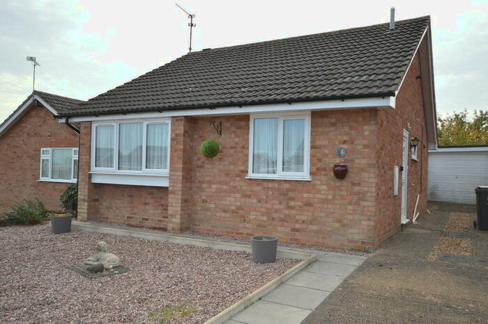 2 Bedroom Detached Bungalow To Rent In Alledge Drive, Woodford, NN14