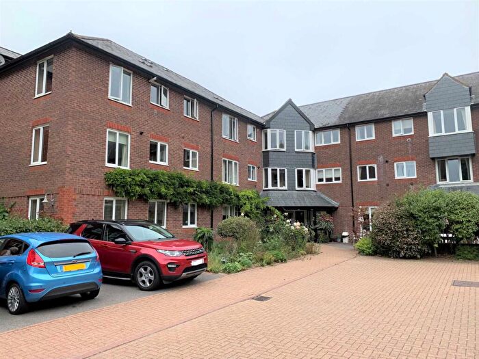 1 Bedroom Retirement Property For Sale In Court Road, Lewes, BN7