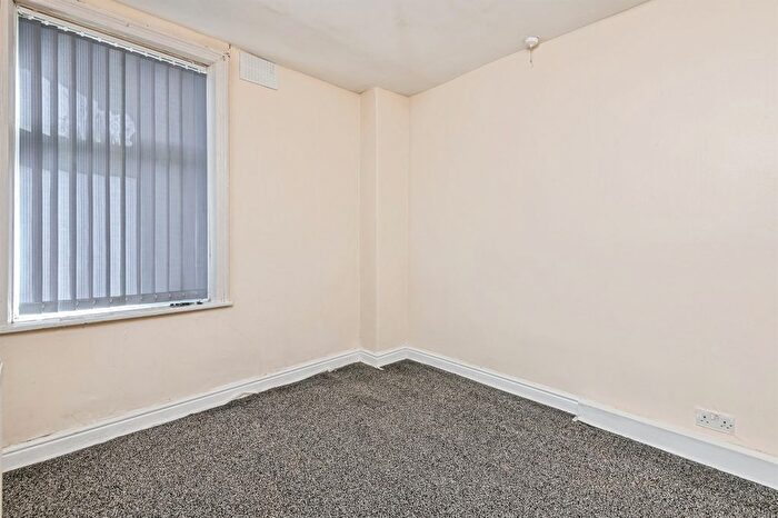 3 Bedroom Terraced House For Sale In Burton Street, Bradford, BD4