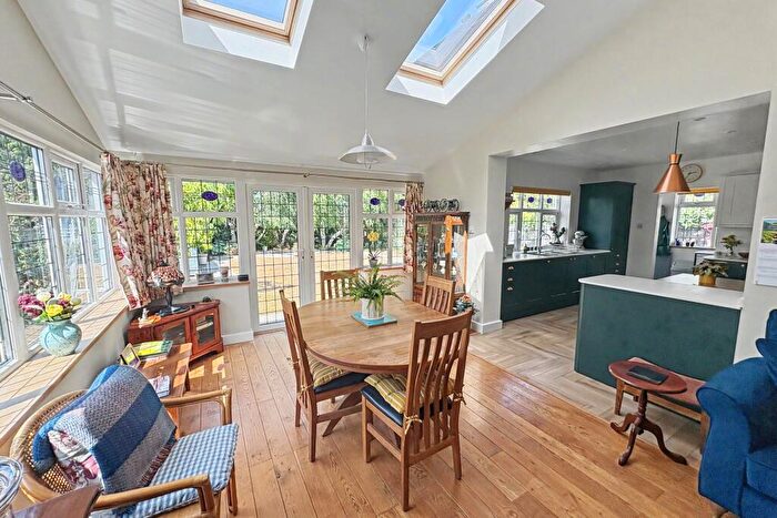 4 Bedroom Detached House For Sale In Wareham, BH20 - Photo 3