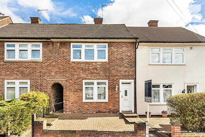 2 Bedroom Terraced House For Sale In Withy Mead, Chingford, London, E4