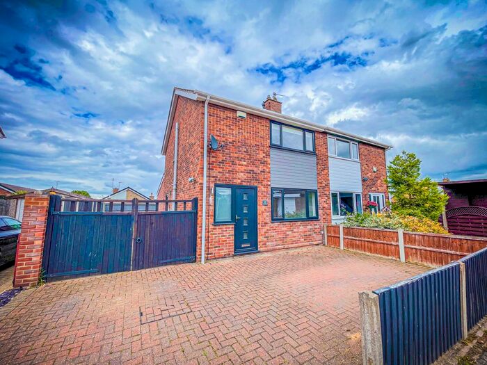 3 Bedroom Semi-Detached House To Rent In Horner Close, Lincoln, LN5