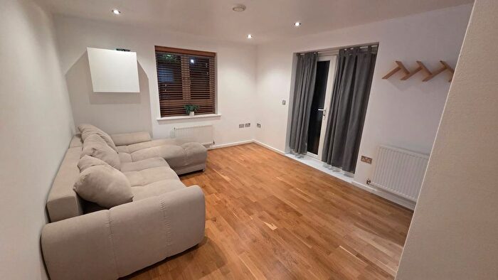 2 Bedroom Flat To Rent In Taylor Court, Todd Close, Borehamwood, WD6