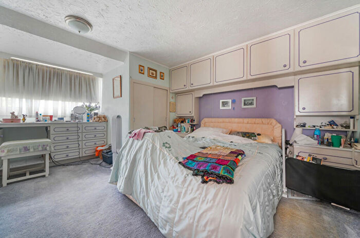 3 Bedroom Detached House For Sale In Sundon Road, Houghton Regis, Dunstable, LU5
