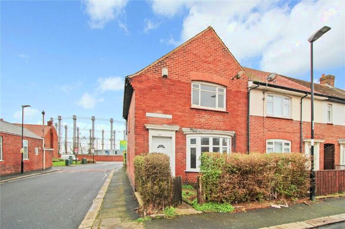 3 Bedroom End Of Terrace House To Rent In Canon Cockin Street, Sunderland, Tyne And Wear, SR2