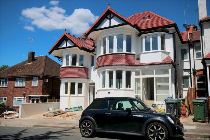 1 Bedroom Flat To Rent In Avondale Avenue, North Finchley, N12