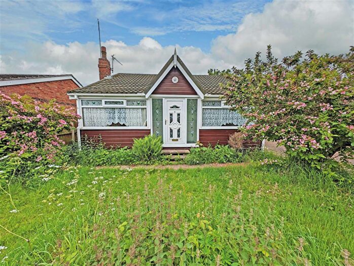 2 Bedroom Detached Bungalow For Sale In Smook Hills Road, Hollym, Withernsea, HU19