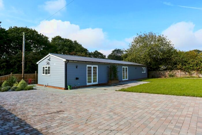 3 Bedroom Bungalow To Rent In Five Oaks Road, Slinfold, Horsham, RH13