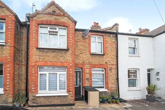 2 Bedroom Flat For Sale In Hilldrop Road, Bromley, BR1